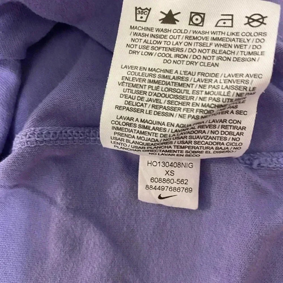 Nike Dri-Fit purple hooded running shirt - Picture 7 of 10